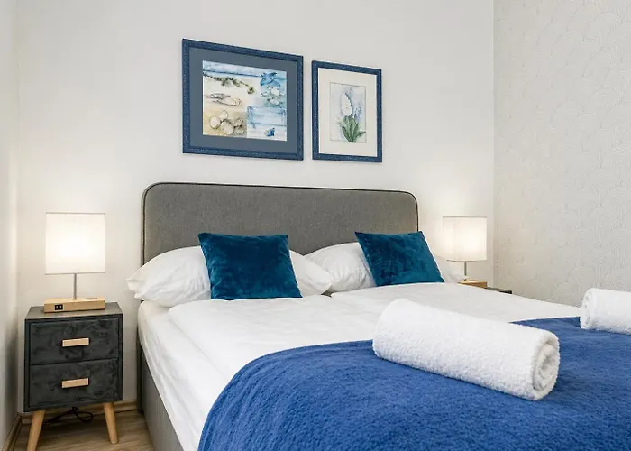 Superbly 9 Complex Ideal For 25 People Apartment *