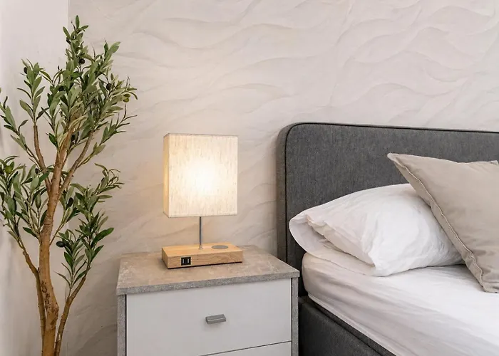 Superbly 9 Complex Ideal For 25 People Apartment
