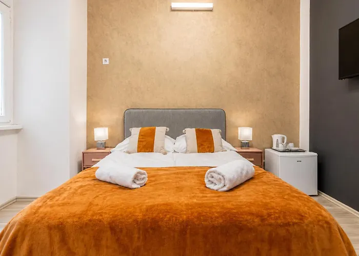 Superbly 9 Complex Ideal For 25 People Apartment *