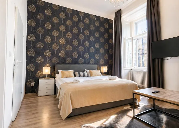 Superbly 9 Complex Ideal For 25 People Apartment *