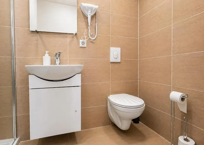 Superbly 9 Complex Ideal For 25 People Apartment Vienna